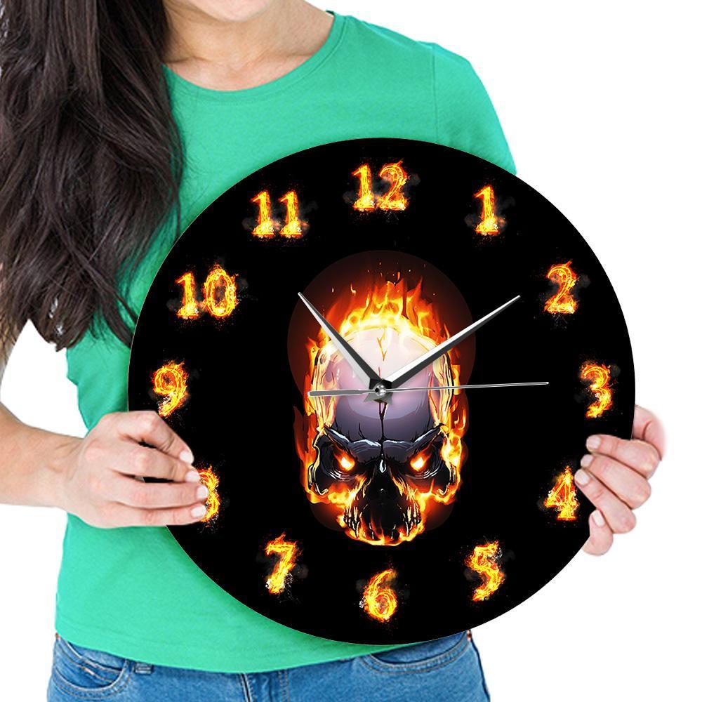 Wanduhr Brennender Totenkopf Höllen-Dämon Totenkopf-Uhr