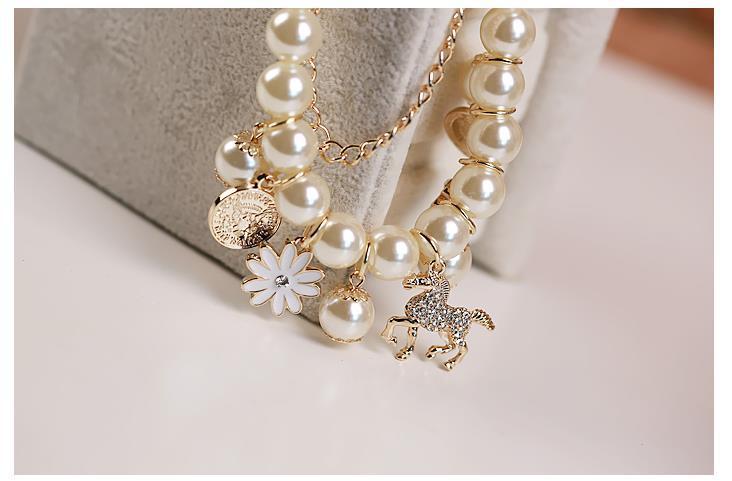 Pulsera Flor de Perla – Glamour y Sofisticación
