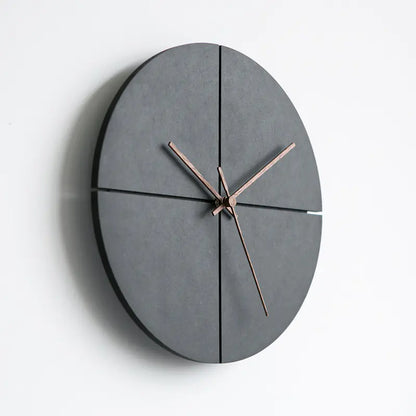 Minimalistische Wanduhr in modernem und geräuschlosem Design