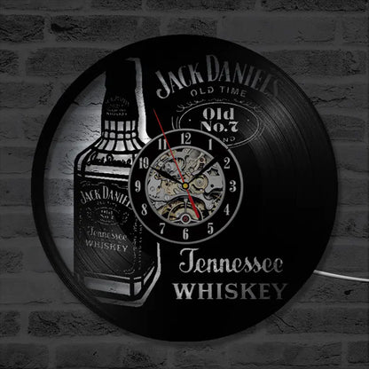 Dekorative Wanduhr aus Vinyl Whiskey