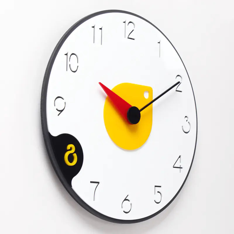 3D-Wanduhr mit Lasergravurdesign
