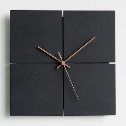 Minimalistische Wanduhr in modernem und geräuschlosem Design