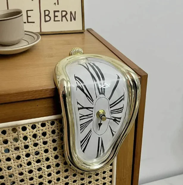 Horloge murale artistique fondante